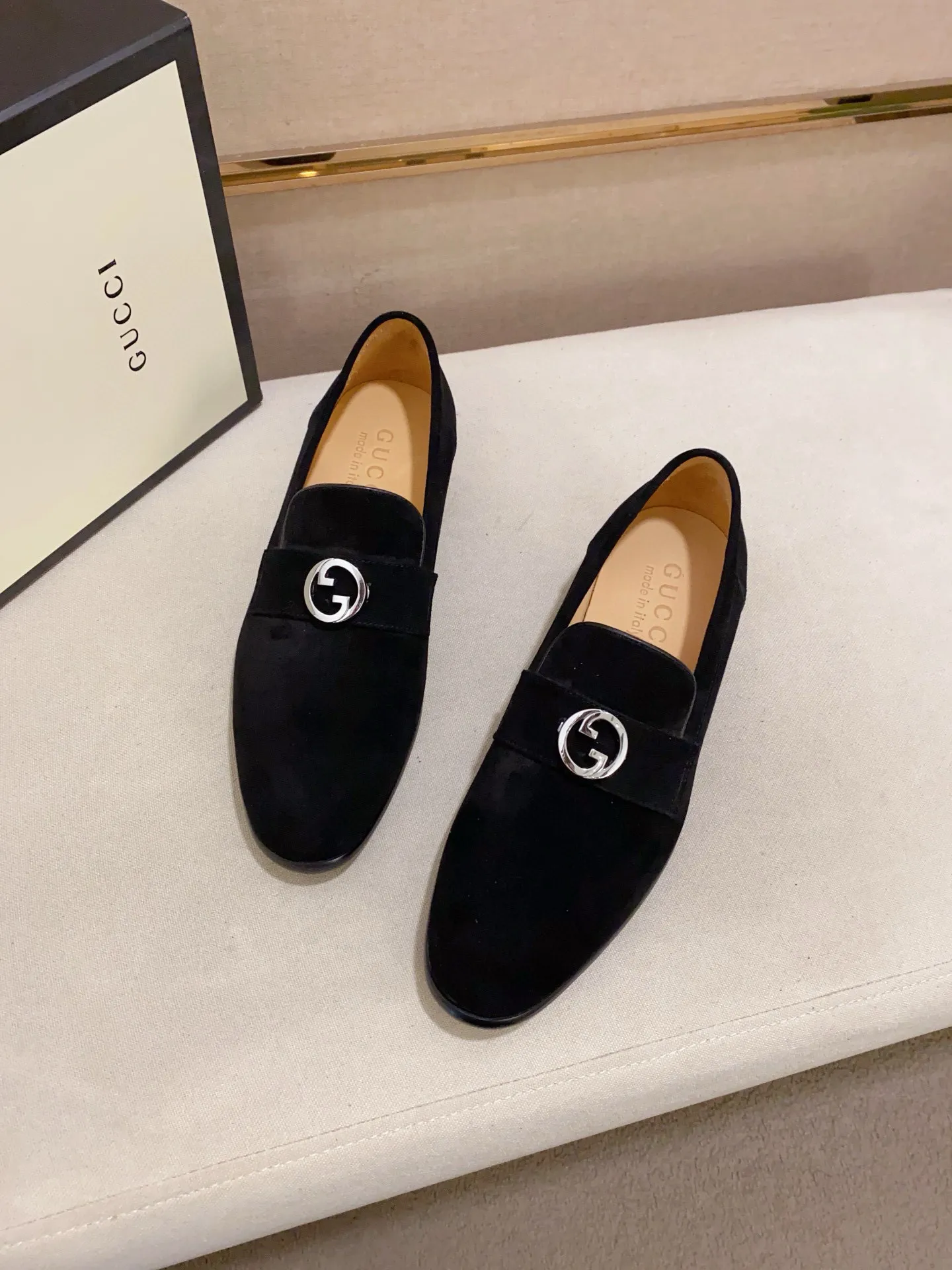Men's shoes 💰: 520💰 (GUCCI) new series ss hot new products 💢 💠 Casual leather shoes 👞, first layer of cowhide, upper hardware buckles and logo on the sides of the shoe, brand logo on the insole and sole 💠 💎Upper: 100% cowhide 💎Inner: cowhide/100% 💎Feet: cowhide/100% 💎Sole: rubber/100% 💎SIZE: 38 39 40 41 42 43 44 Can be customized 45
